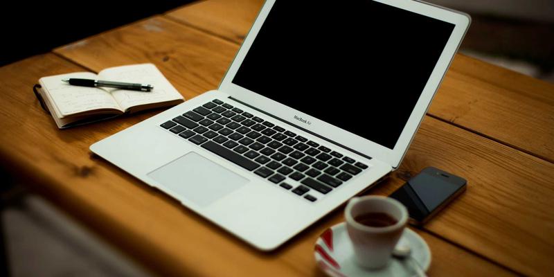 Yu Jihuang 如何用算法生成情感纹理：在日常生活与暗黑主题中寻找诗意