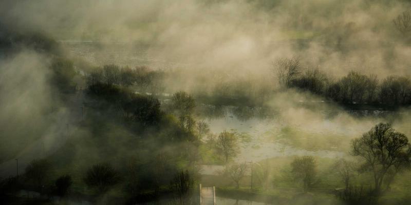 暗黑美学与数字禅意：解析余积煌‘数字山水’中的符号学与哲学隐喻