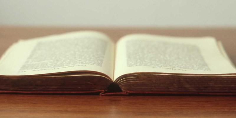 黑暗日常中的绿色设计：余积煌作品中机械结构与东方禅意的悖论统一